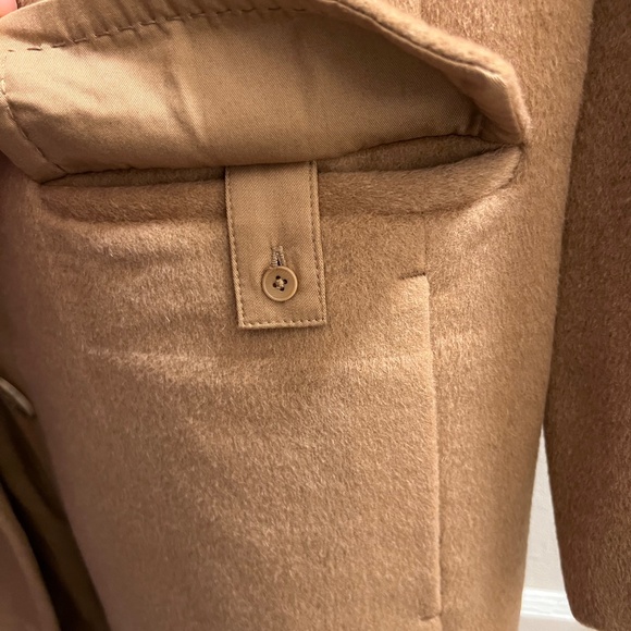 Banana Republic Wool Coat size medium, Fall 2023, women's sizing - Picture 14 of 16